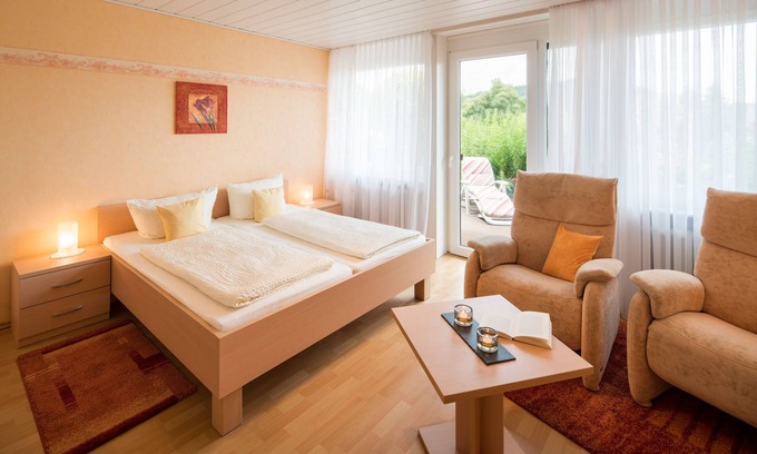 Reinhardshausen Appartement | Vacation apartment Tulip - Guesthouse Nöchel
