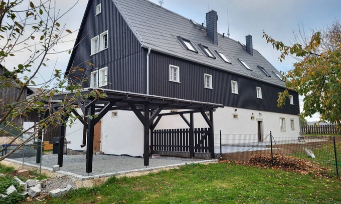 Bischofswerda Copropriété | Vacation apartment in a renovated monument (max. 5 persons)