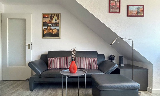 Doese Appartement | Vacation apartment 17 near the beach in Haus Elbstrom with a view of the Döse spa gardens