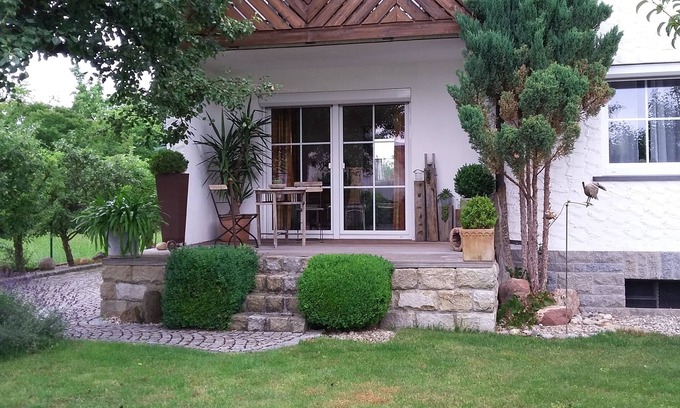 Karlburg Appartement | Appartement 80 m² dans la belle vallée principale, grand jardin avec des sièges