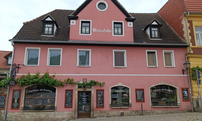 Freyburg Appartement | Vacation apartment Alt Freyburg, in the heart of the Jahn and wine town