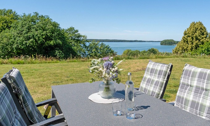 Bosau Appartement | Vacation apartment/apartment for 4 guests with 95m² in Bosau (294600)