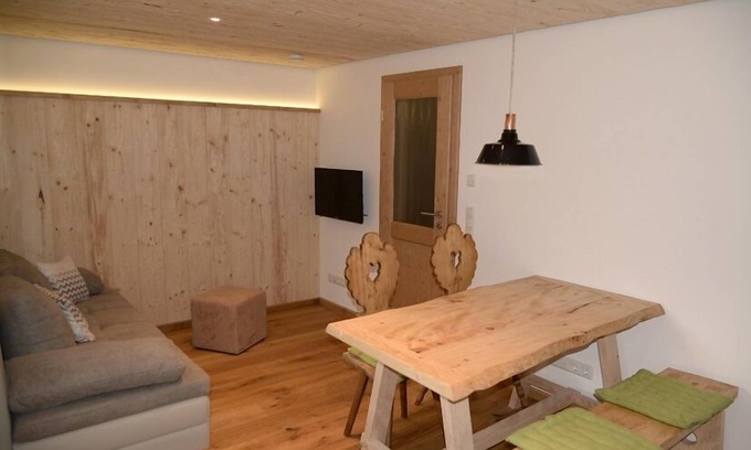Brannenburg Appartement | "mühlradstube" 36 qm mit Schlafzimmer..