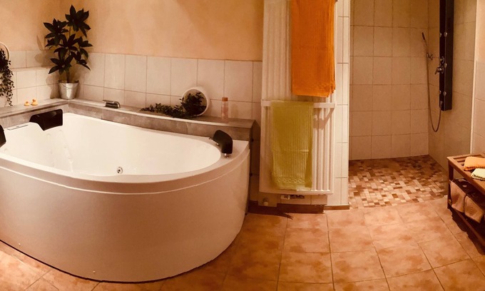 Rhoden Appartement | Appartement / app. pour 2 personnes avec 80m² à Diemelstadt (51648)