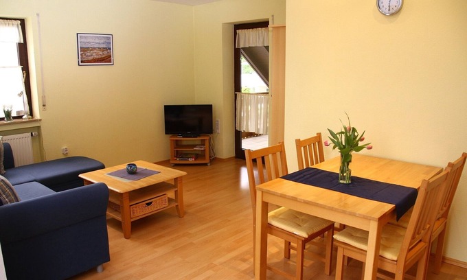 Grossheubach Appartement | Vacation apartment "Churfranken" with cozy covered balcony| 4 stars