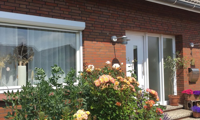 Norddeich Appartement | Vacation apartment de Vries, directly at the wave park