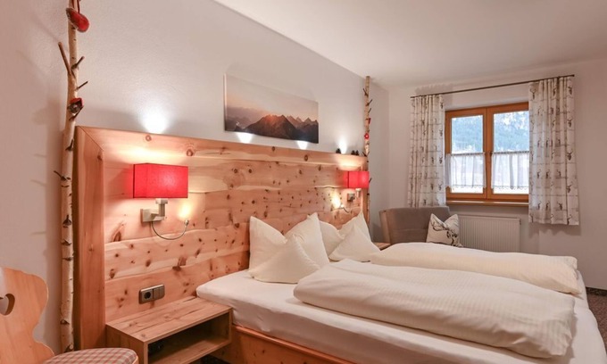 Rofleuten Appartement | Vacation apartment Edelsberg No. 1 on the first floor - Landhaus am Rosenbächle