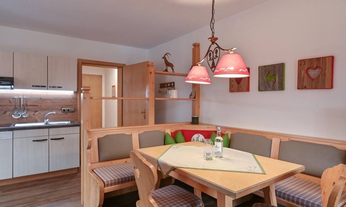 Rofleuten Appartement | Vacation apartment Edelsberg No. 2 on the first floor - Landhaus am Rosenbächle
