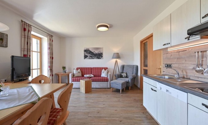Rofleuten Appartement | Vacation apartment Falkenstein No. 4 on the first floor - Landhaus am Rosenbächle