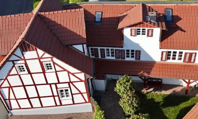 Harleshausen Appartement | Vacation apartment for 5 people in a historic half-timbered house