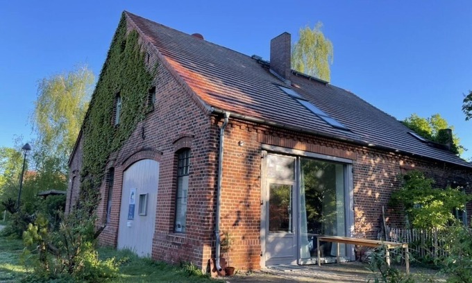 Ribbeck Appartement | Vacation apartment in Ribbeck opposite the pear tree and church