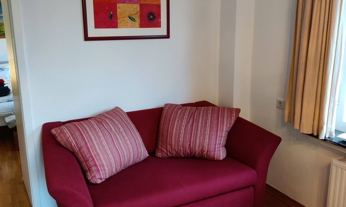 Emden Copropriété | Vacation apartment Jantje in Emden city center with garden directly on the canal