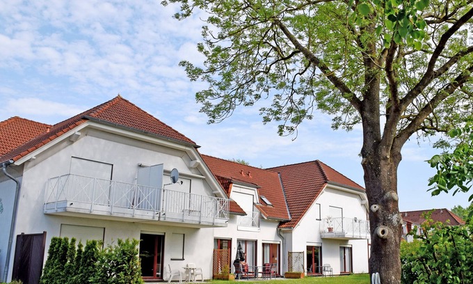 Gustow Appartement | Vacation apartment Johanna terrace and garden view - Holiday apartment Johanna with terrace and garden view