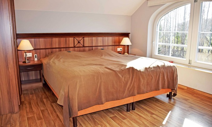 Rugen Island Appartement | Appartement de vacances Morgentau avec sauna et balcon - appartements de maître avec cheminée, sauna et