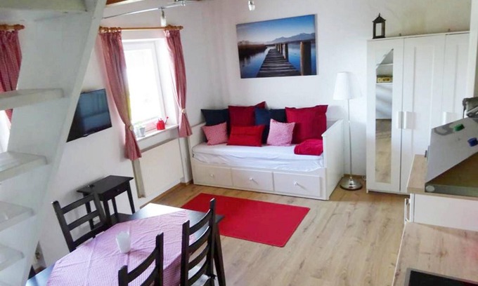 Bad Endorf Appartement | Ferienwohnung Pickert, 25 qm Obergeschoss, Galeriewohnung