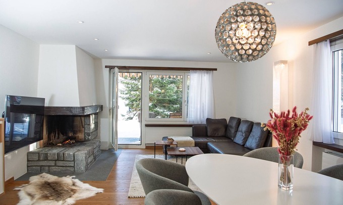 Valbella Appartement | Vacation apartment with private jacuzzi for 4 people Casoja Lenzerheide