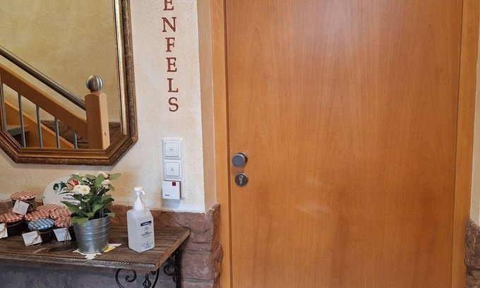 Bruchweiler-Baerenbach Appartement | Vacation apartment Drachenfels - Haus Wiesengrund