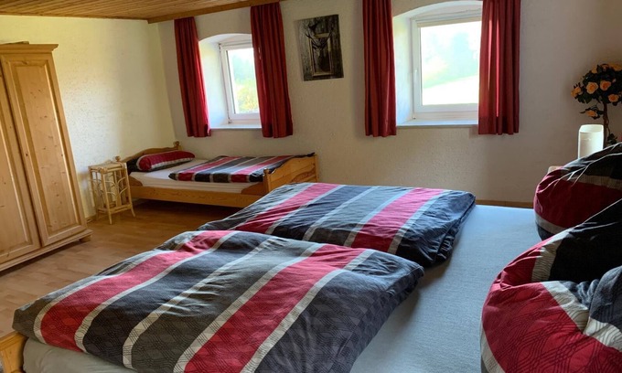 Kollnburg Appartement | Vacation home (120sqm) in idyllic location with garden for 8 pers.