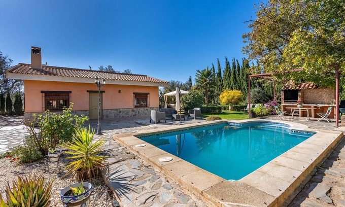 Niguelas Maison | Maison de vacances "A Pie De Sierra Nigüelas" avec vue sur les montagnes, piscine privée & Wi-Fi