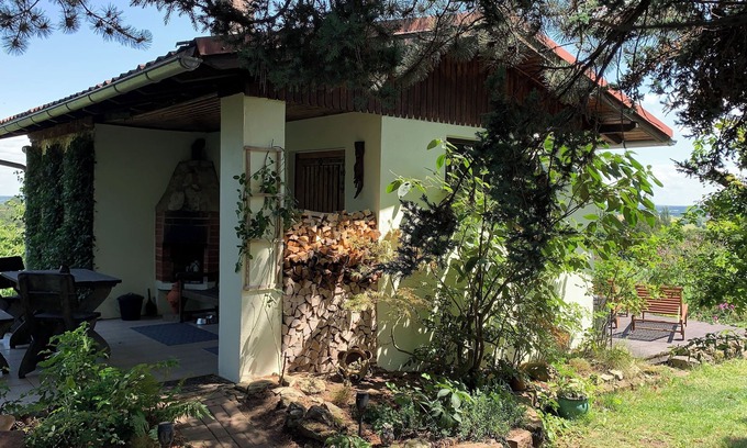 Waltershausen Maison | Vacation home "Am Hermannstein" with panoramic view and garden. Vacation with a dog.