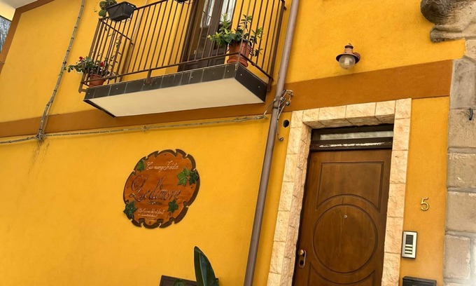 Motta Camastra Appartement | Vacation home " Antico Borgo a passi dalle Gole Alcantara" apartment NOCE