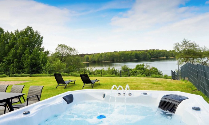 Jesendorf Maison | Vacation home at Lake Trams