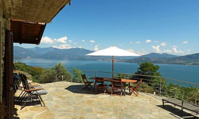 Oggebbio Maison | Vacation home Camelia with fantastic views over Lake Maggiore (IT)
