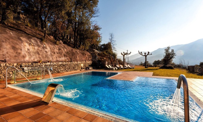 Amer Villa | Maison "Can Xera", avec vue sur les montagnes, piscine privée, terrasses, climatisation et Wi-Fi.