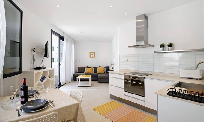 Arrieta Maison | Vacation Home "Casa Anclada Baja en Arrieta" with Private Terrace & Wi-Fi