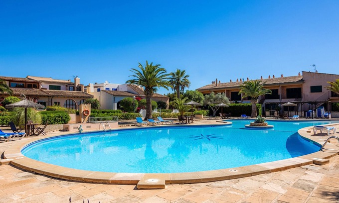 Campos Maison | Maison de vacances "Casa Arts 50" avec piscine, Wi-Fi, A/C, terrasse et jardin