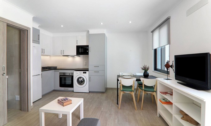 Fuseta Maison | Maison de vacances Casa Lopes près de la mer, avec climatisation, terrasse privée, et barbecue.