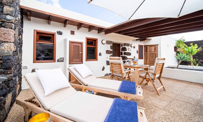 Haria Maison | Maison de vacances 'Casa Margarita 4' avec vue sur les montagnes, 2 terrasses et Wi-Fi