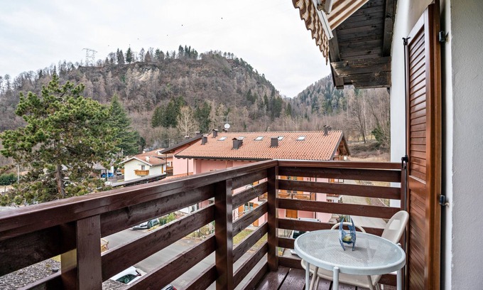 Pergine Valsugana Maison | Vacation Home "Chalet Bella Vita Pergine Valsugana" with Mountain View, Shared Terrace & Wi-Fi