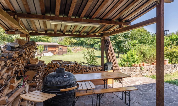 Pieve Fosciana Maison | Vacation Home "Di Nonna Adriana" with Shared Garden & Wi-Fi
