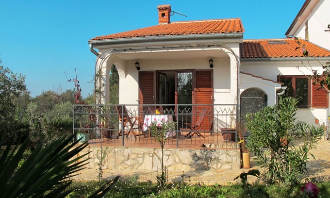 Peroj Maison | Maison Ema by Interhome