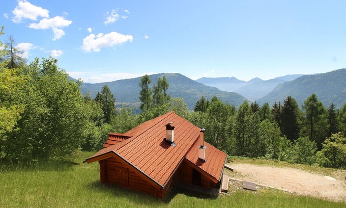 Lamon Maison | Vacation Home in Lamon with 2 bedrooms sleeps 5