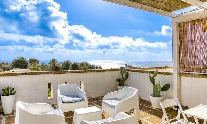 Marina di Novaglie Maison | Maison de vacances "Novaglie Mon Amour" avec vue sur la mer, 2 terrasses privées & Wi-Fi