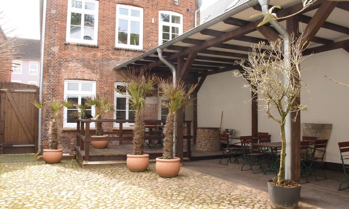 Zentrum Maison | Vacation home Lodge am Oxenweg in Husum for up to 14 people