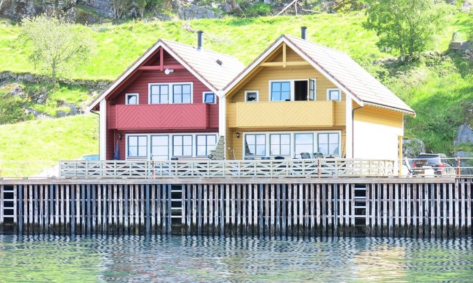 Hoyanger Maison | Vacation home Norway on the Sognefjord: several motorboats 9.9 hp to 60 hp for hire.