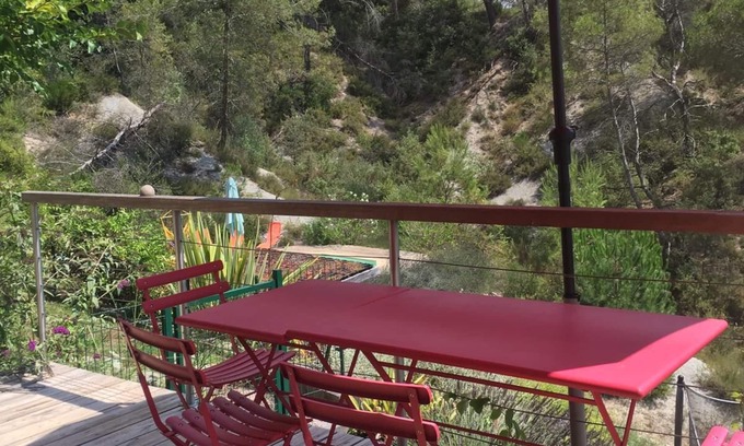 Castelli Villa | Maison de Vacances sur la Côte d'Azur, avec piscine, balançoire, trampoline