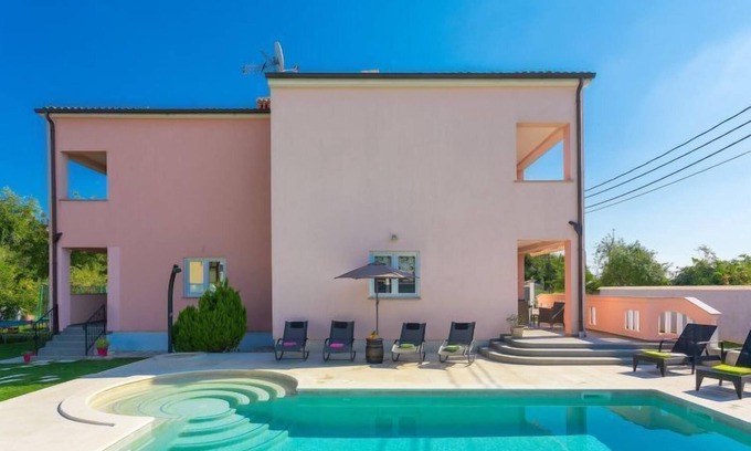 Orihi Maison | Maison Paus by Interhome