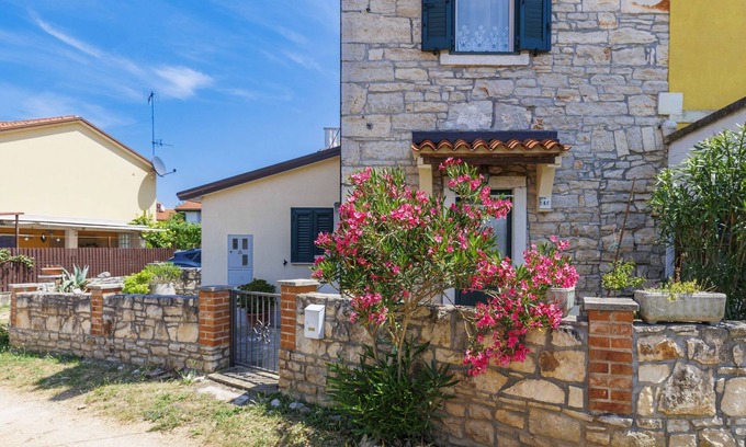 Vardica Maison | Vacation home Petra by Interhome
