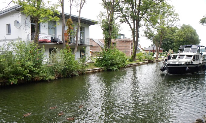 Storkow Appartement | Ferienhaus Seebrise Moderne FW am See bateau & vélo inclusi