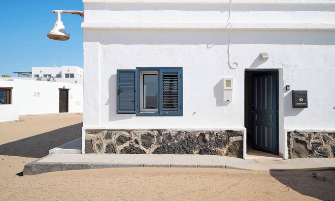 Caleta de Sebo Maison | Maison de vacances "Villa Sueños Zenoneisabel" avec vue sur mer et 2 terrasses privées