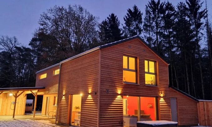 Region Hannover District Maison | Vacation home "Waldhaus Tiedtke" with large garden, outdoor pool and barrel sauna