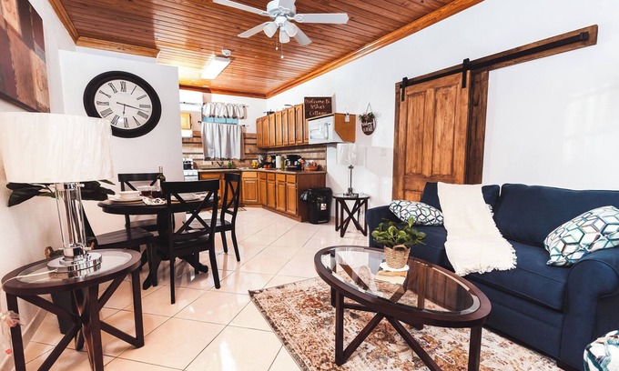 Nassau Appartement | Vacation in the Comfort of Home at LiShay’s Cottage