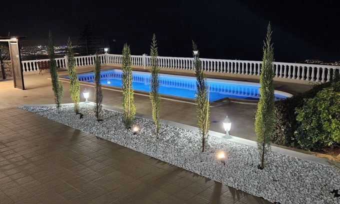 Armenime Villa | Villa de vacances 'Cool 4-bedroom with Sea Views' avec vue sur la mer, Wi-Fi et climatisation