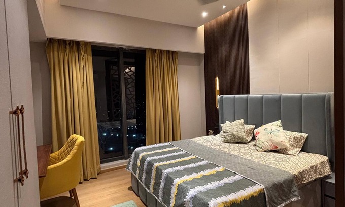 Greater Noida Appartement | Vaelora Stay - Luxe Studio, Galaxy Blue Sapphire Plaza