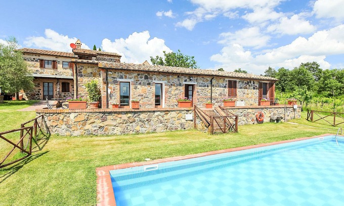 Radicofani Maison | Val d'Orcia by Interhome