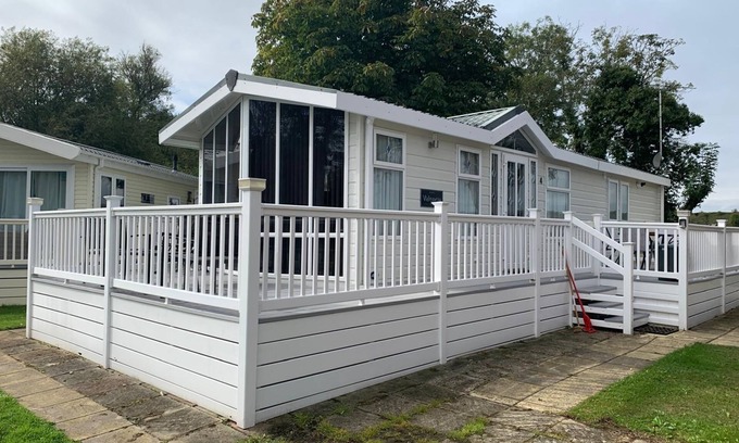 Clacton-on-Sea Cabine | VALENCIA 2 BEDROOMS LAKESIDE LODGE
